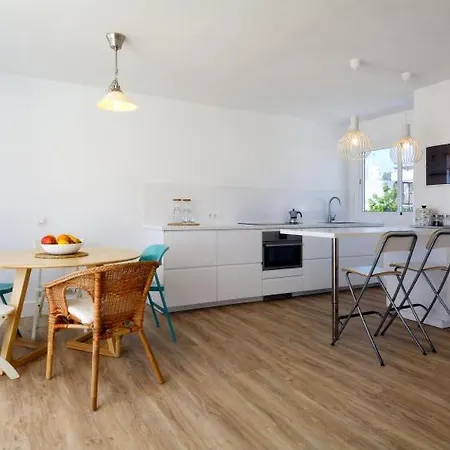 Puerto Del Carmen Sleeps 4 With Pool And Wifi *