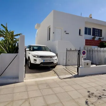 Puerto Del Carmen Sleeps 4 With Pool And Wifi *