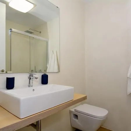 Puerto Del Carmen Sleeps 4 With Pool And Wifi Vila *